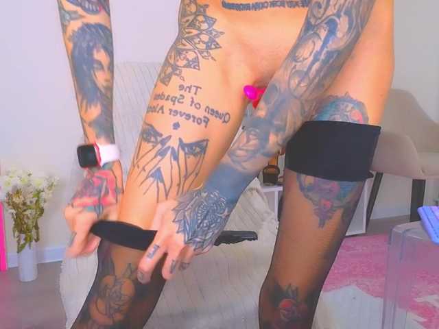 Lina-moore69 live cam on BongaCams