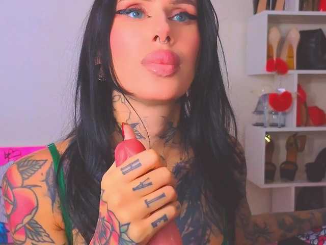 Lina-moore69, 18 y/o - Live Cam on BongaCams