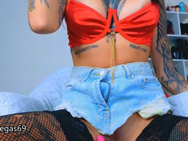 Lina-moore69 live cam on BongaCams