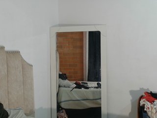LiraRusso1's Live Webcam