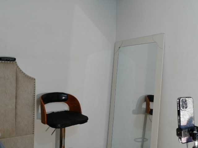 LiraRusso1 live cam on BongaCams