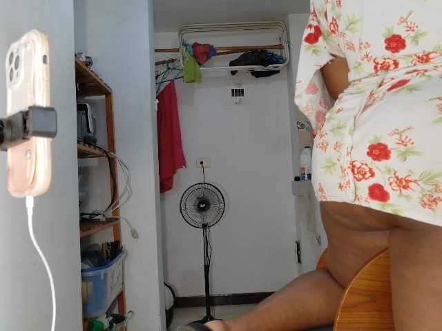 LiraRusso1 live cam on BongaCams