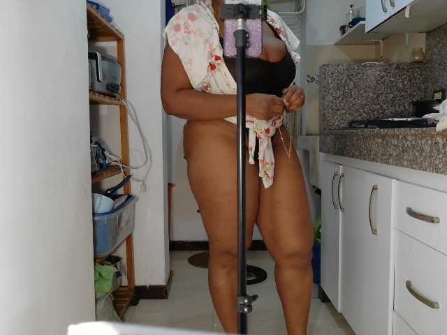 LiraRusso1 live cam on BongaCams