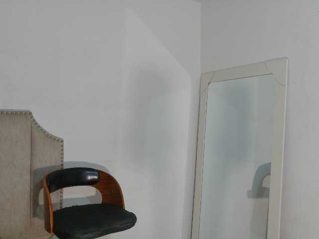 LiraRusso1, en directo ahora en BongaCams