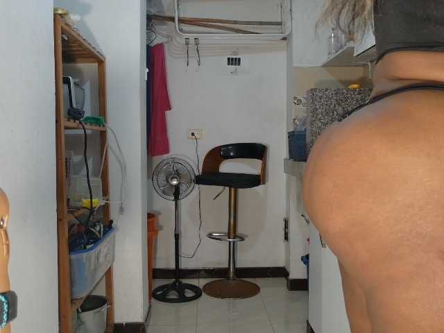 LiraRusso1 live cam on BongaCams