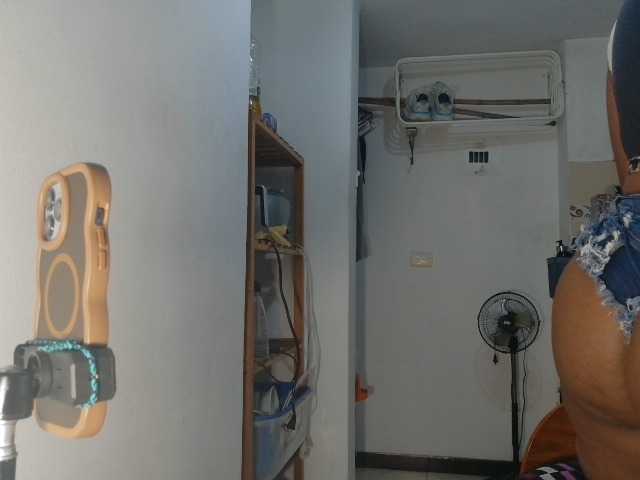 LiraRusso1 live cam on BongaCams