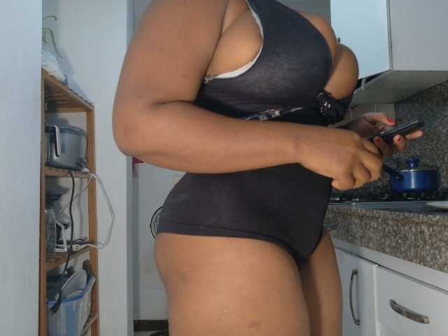 LiraRusso1 live cam on BongaCams