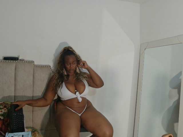 LiraRusso1 live cam on BongaCams