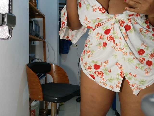 LiraRusso1 live cam on BongaCams