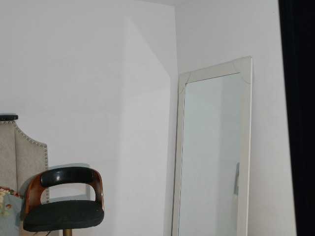LiraRusso1 live cam on BongaCams