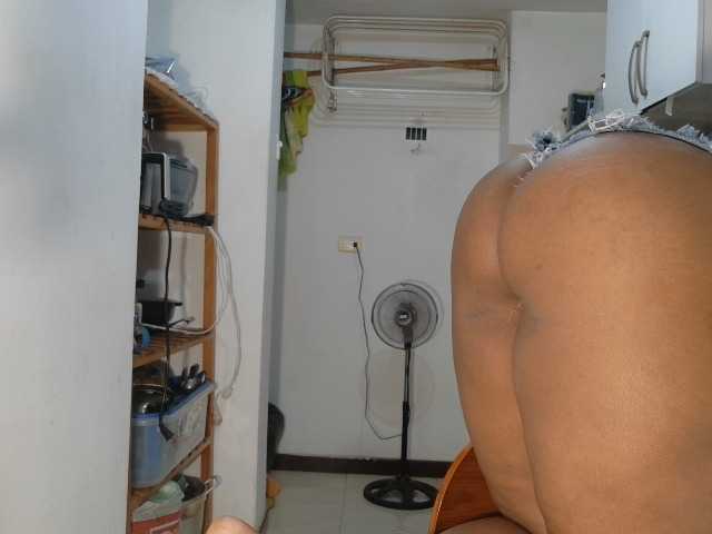LiraRusso1 live cam preview