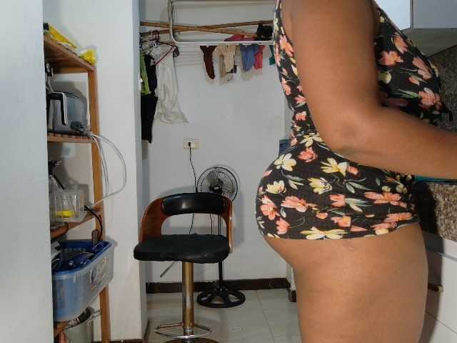 LiraRusso1 live cam on BongaCams