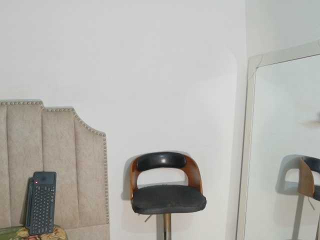 LiraRusso1 live cam on BongaCams