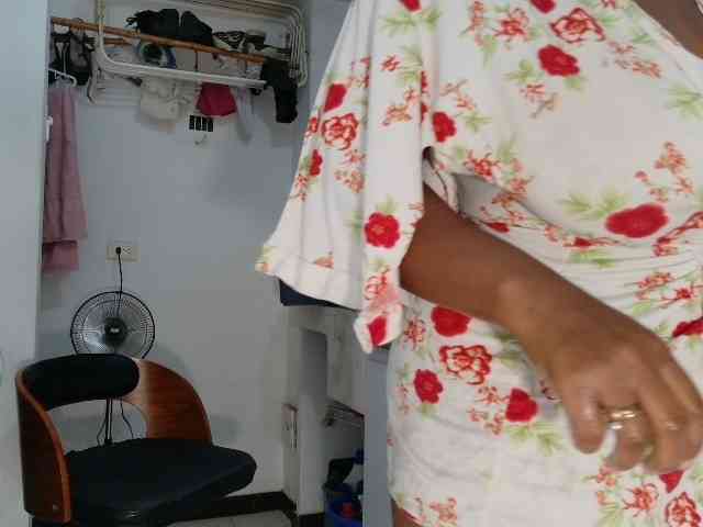 LiraRusso1 Live Webcam on BongaCams