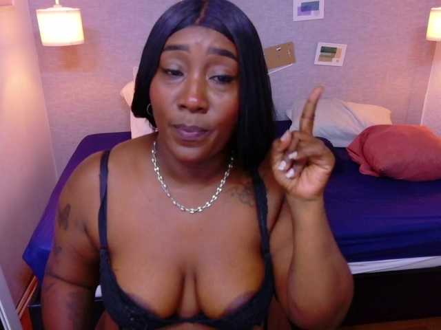 kiara-evanss live cam on BongaCams