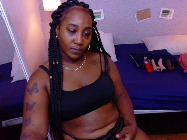 kiara-evanss live cam on BongaCams