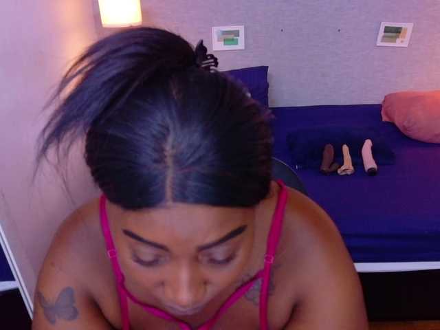 kiara-evanss live cam on BongaCams