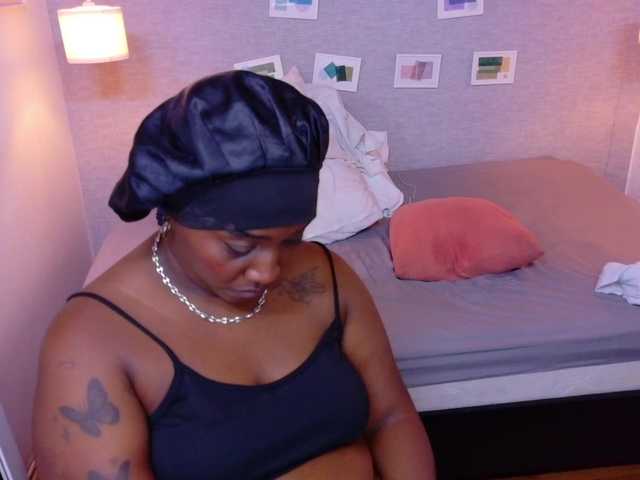 kiara-evanss's BongaCams show and profile