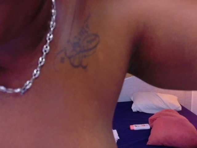kiara-evanss live cam on BongaCams