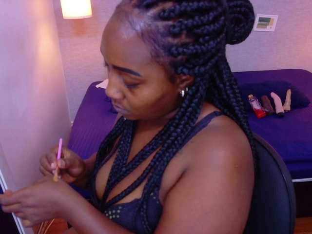 kiara-evanss live cam on BongaCams