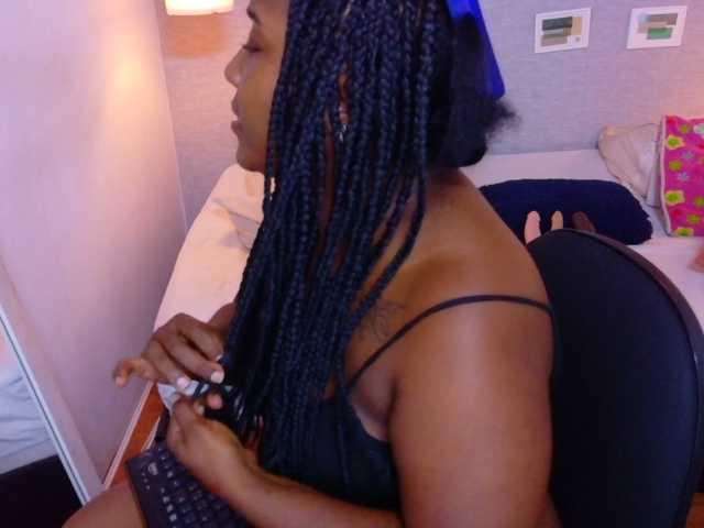 kiara-evanss live cam on BongaCams