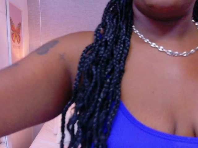 kiara-evanss live cam on BongaCams