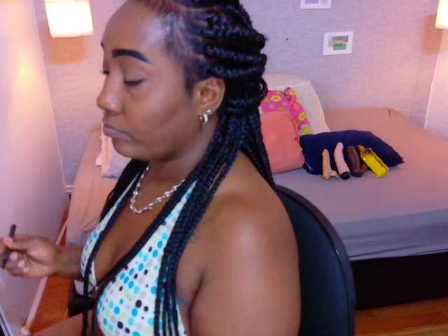 kiara-evanss live cam on BongaCams