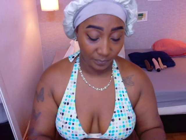 kiara-evanss live cam on BongaCams