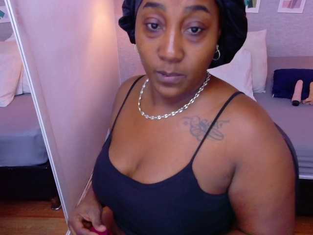 kiara-evanss's BongaCams show and profile