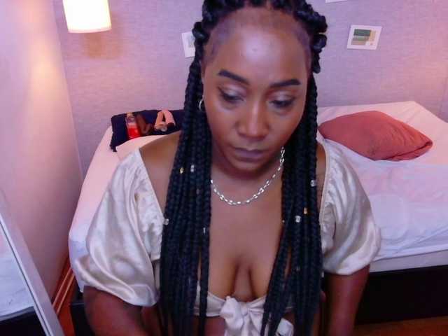 kiara-evanss live cam on BongaCams