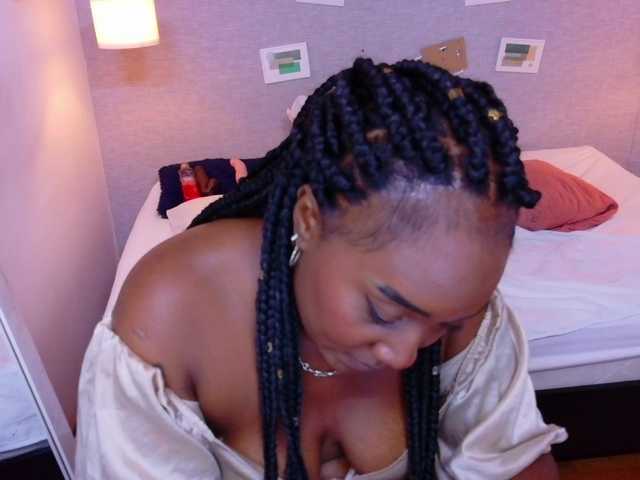 kiara-evanss live cam on BongaCams