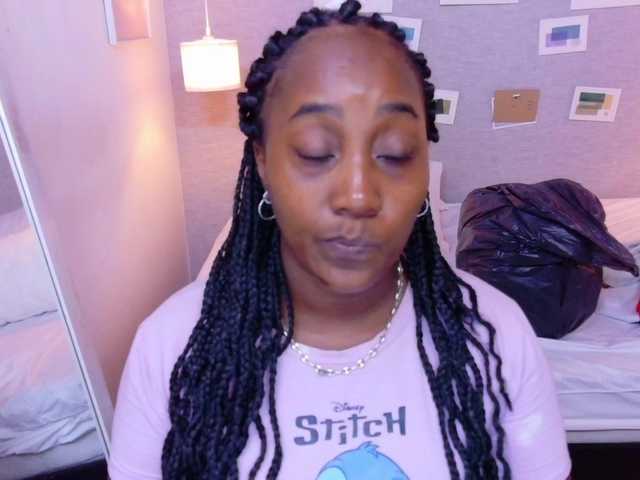 kiara-evanss live cam on BongaCams