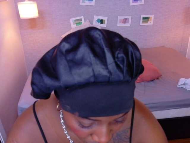 kiara-evanss's BongaCams show and profile