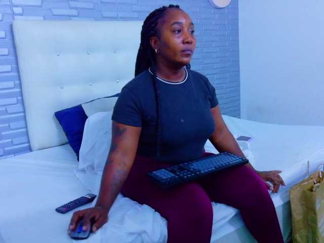 kiara-evanss live webcam show