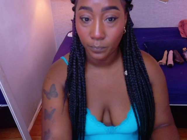 kiara-evanss live cam on BongaCams