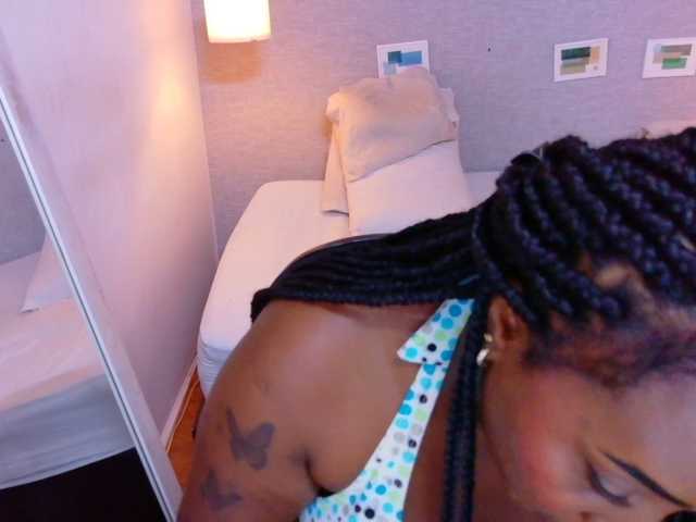 kiara-evanss live cam on BongaCams