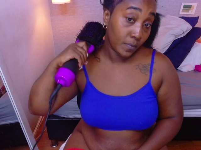kiara-evanss live cam on BongaCams
