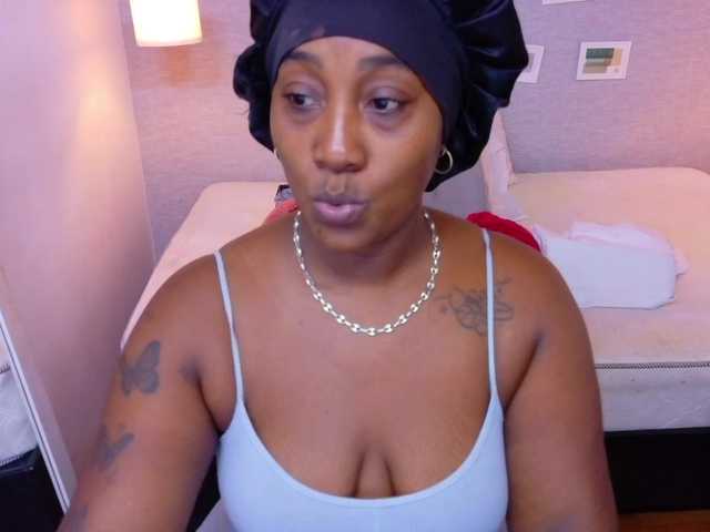 kiara-evanss's BongaCams show and profile