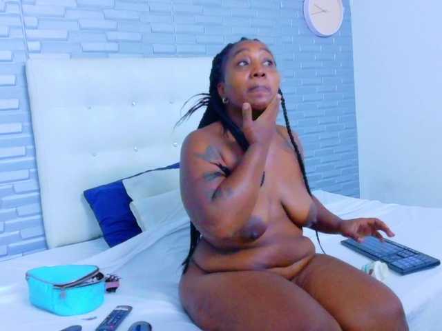 kiara-evanss live webcam show