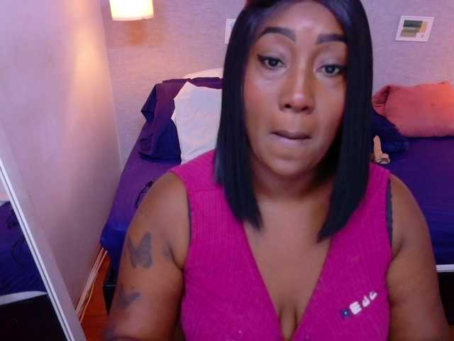 kiara-evanss live cam on BongaCams
