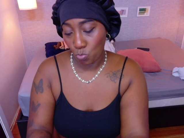 kiara-evanss's BongaCams show and profile