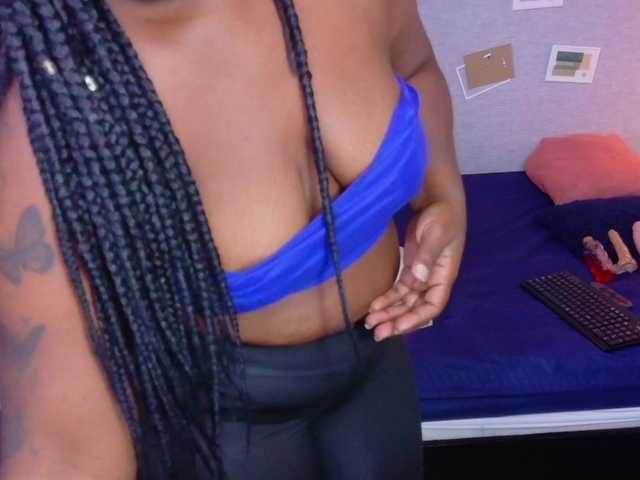 kiara-evanss live cam on BongaCams