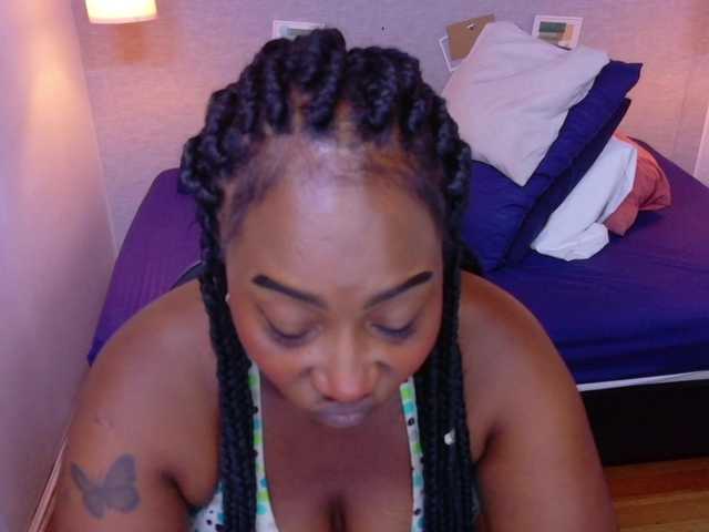 kiara-evanss live cam on BongaCams