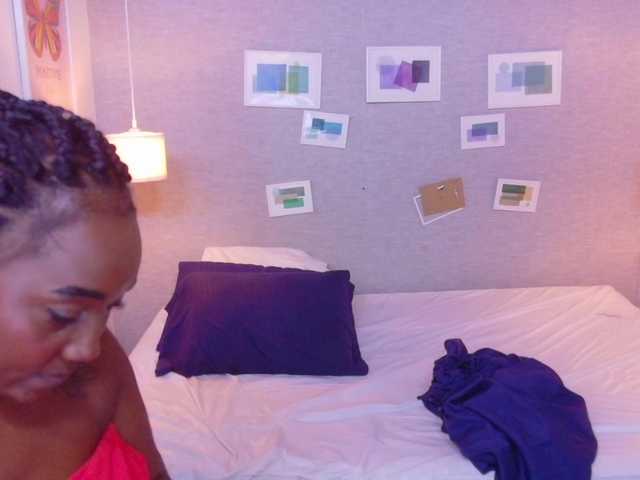 kiara-evanss live cam on BongaCams