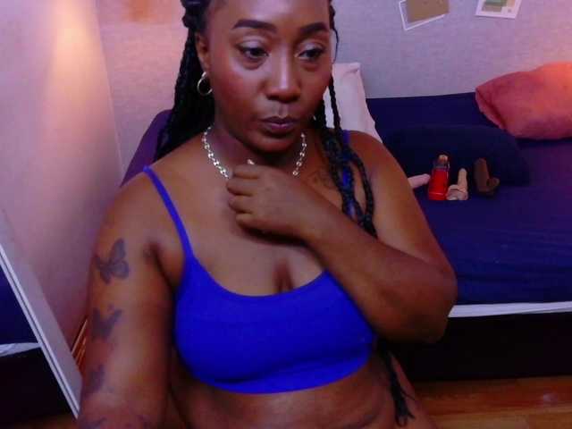 kiara-evanss live cam on BongaCams