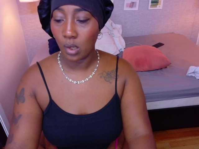 kiara-evanss's BongaCams show and profile