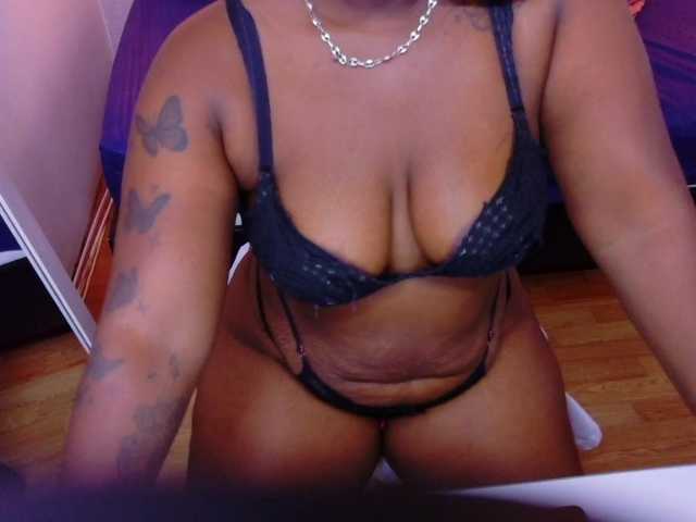kiara-evanss live cam on BongaCams
