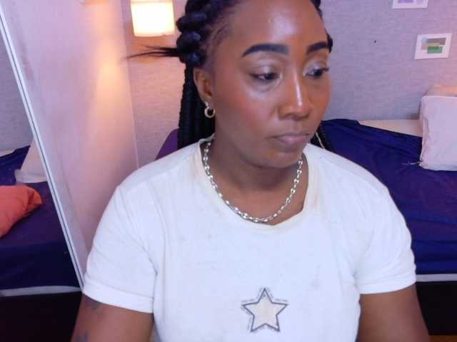 kiara-evanss live cam on BongaCams