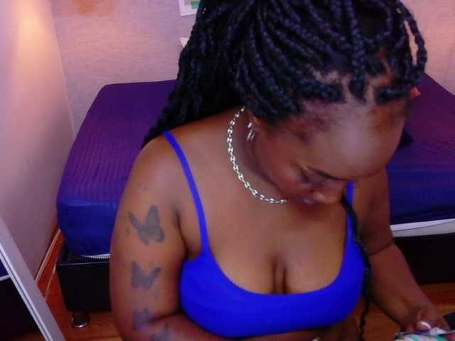 kiara-evanss live cam on BongaCams
