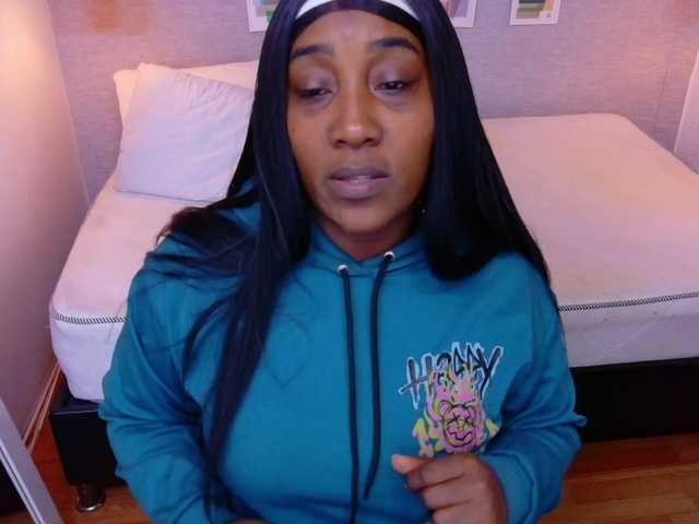 kiara-evanss's BongaCams show and profile